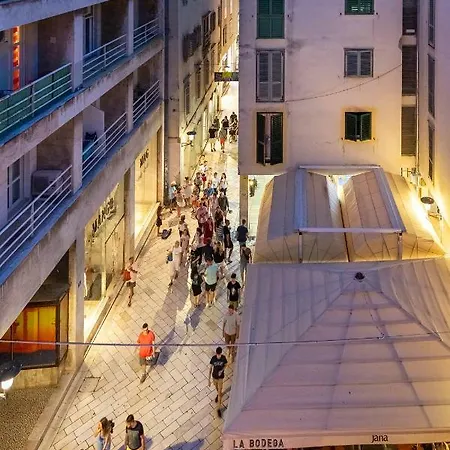 דירה Downtown Marcius Luxury With Jacuzzi & Sauna