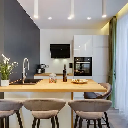 Appartement Downtown Marcius Luxury With Jacuzzi & Sauna *