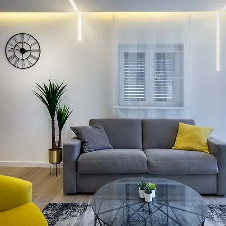 Downtown Marcius Luxury With Jacuzzi & Sauna * ザダル