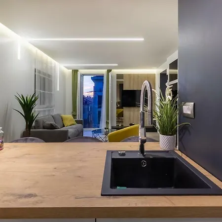 Appartamento Downtown Marcius Luxury With Jacuzzi & Sauna Zara