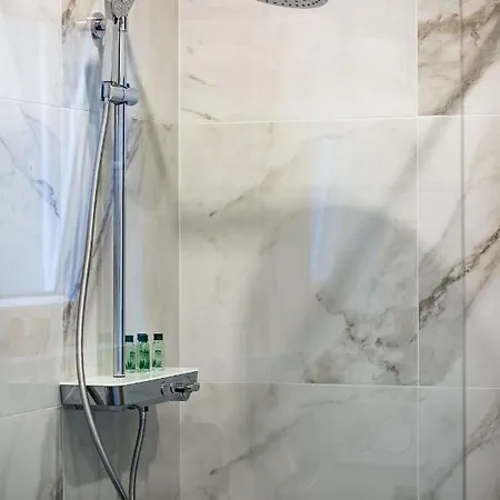 شقة Downtown Marcius Luxury With Jacuzzi & Sauna زادار