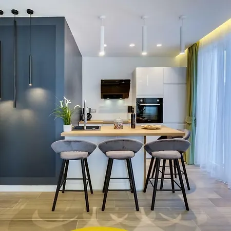 Downtown Marcius Luxury With Jacuzzi & Sauna زادار