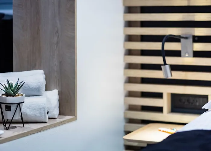 Downtown Marcius Luxury With Jacuzzi & Sauna * ザダル