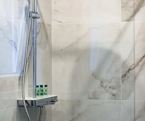 アパート Downtown Marcius Luxury With Jacuzzi & Sauna ザダル