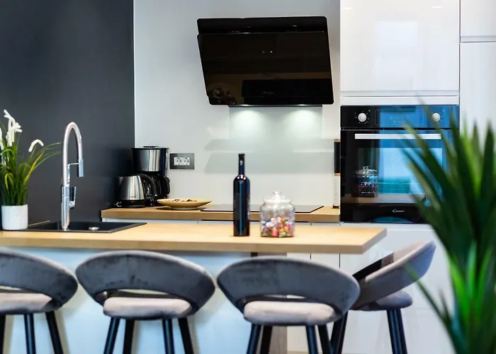 Downtown Marcius Luxury With Jacuzzi & Sauna