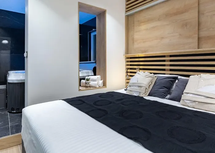 アパート Downtown Marcius Luxury With Jacuzzi & Sauna