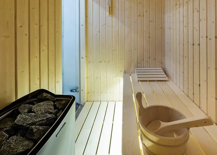 Downtown Marcius Luxury With Jacuzzi & Sauna