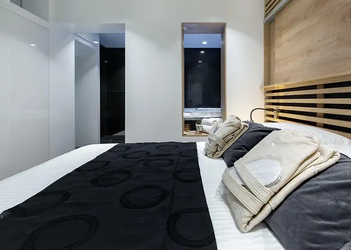 アパート Downtown Marcius Luxury With Jacuzzi & Sauna