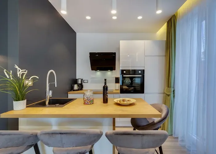 Downtown Marcius Luxury With Jacuzzi & Sauna * ザダル