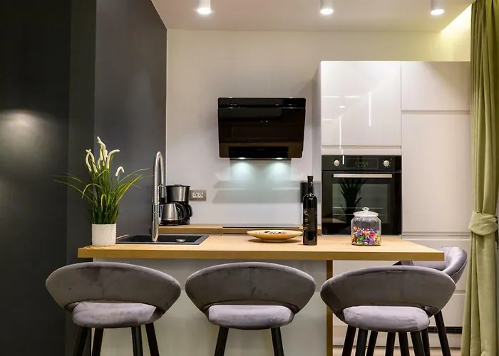 Downtown Marcius Luxury With Jacuzzi & Sauna *