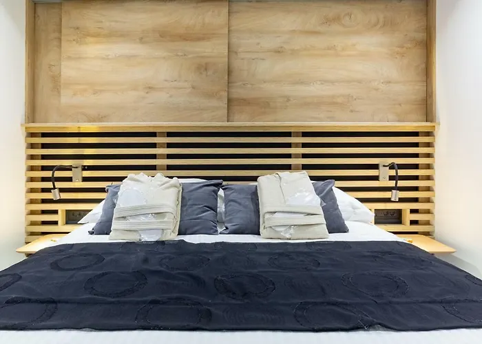 Downtown Marcius Luxury With Jacuzzi & Sauna * ザダル